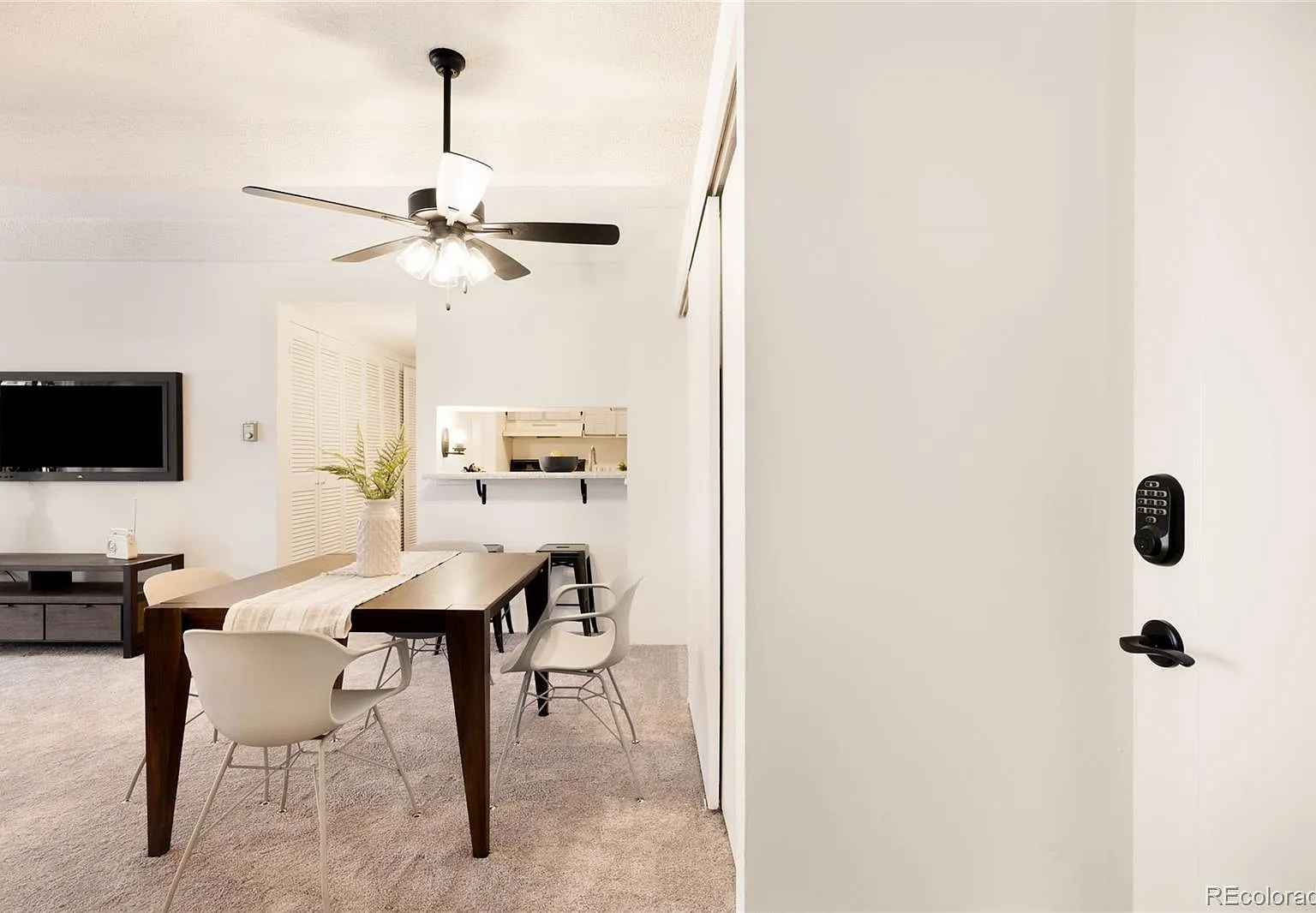 Avila Park Condos — Photo 3
