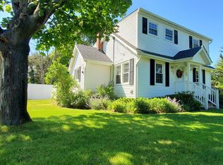 9 Cooks Ln, Westhampton, NY 11977