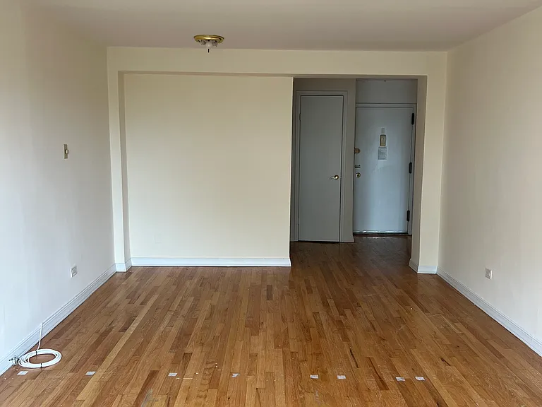 69-01 35th Ave #4H — Photo 2