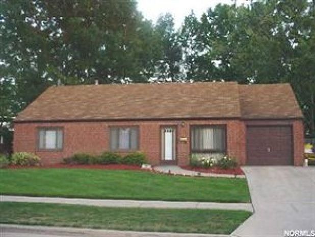 1st image of 761 Walnut Dr