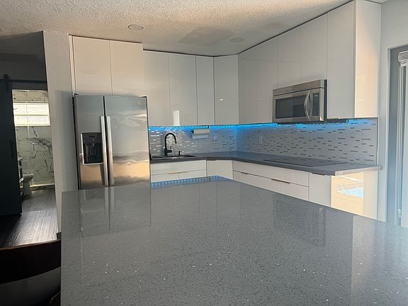 5th image of 1410 N 64th Way