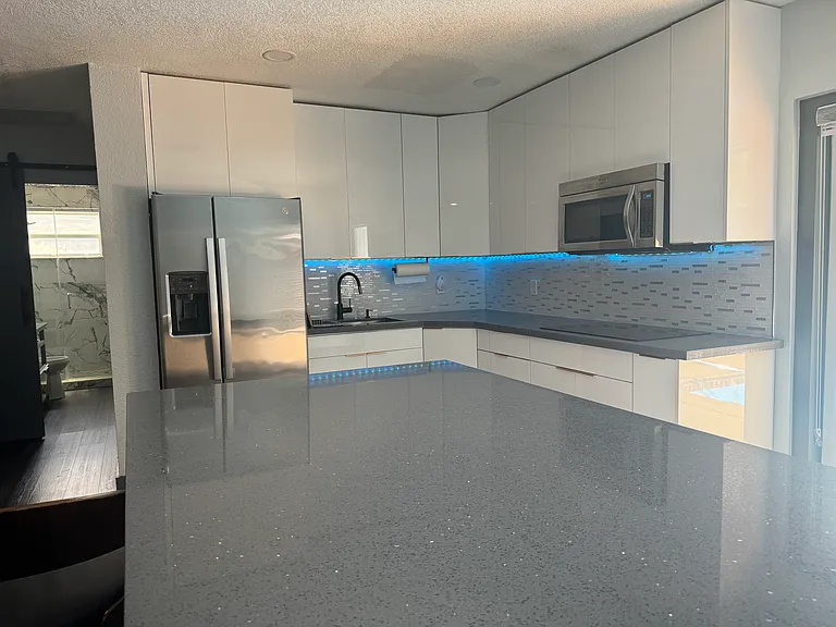 1410 N 64th Way — Photo 5