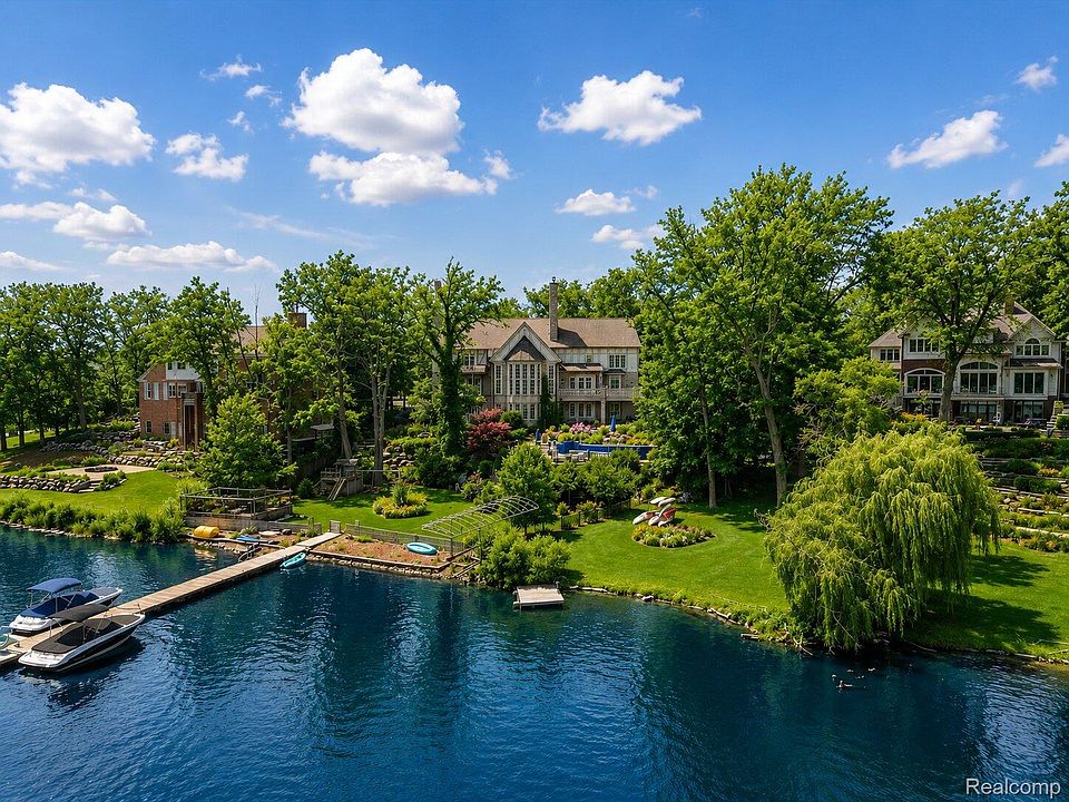1st image of 3075 Heron Pointe Dr