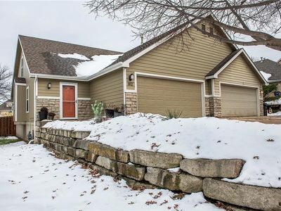 812 N Field Stone Dr, Lawrence, KS, 66049