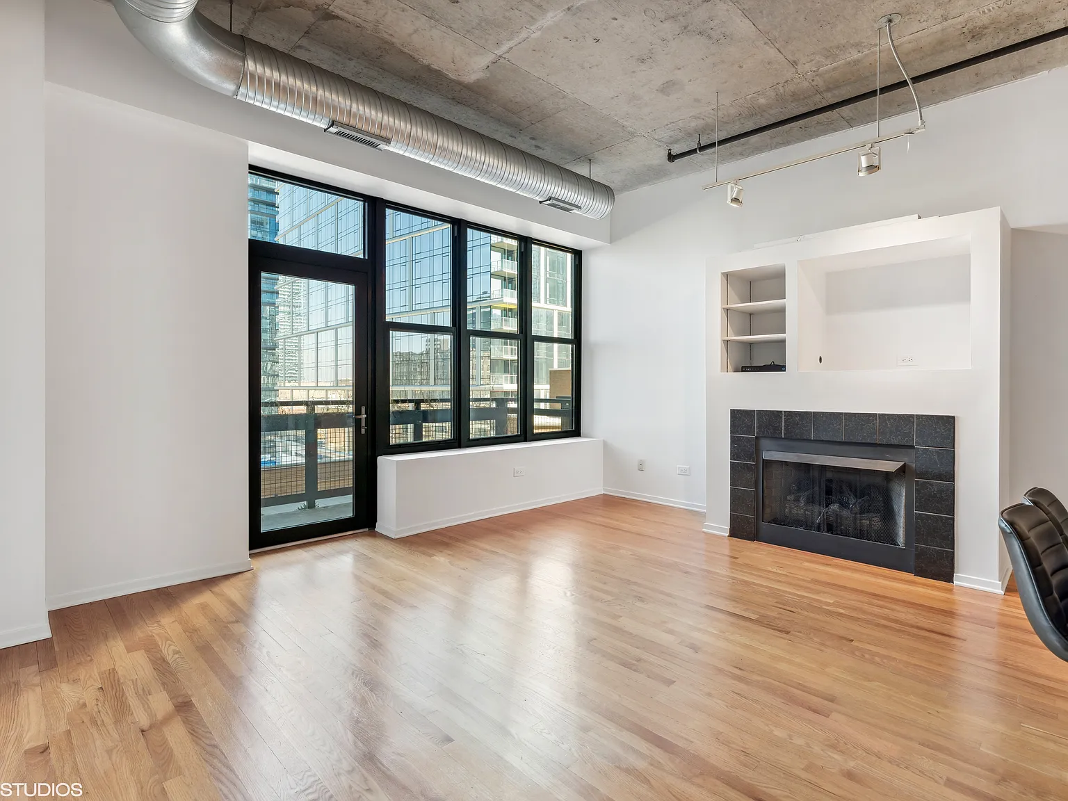 1 bed, 925 sqft, $2,800 — Photo 4