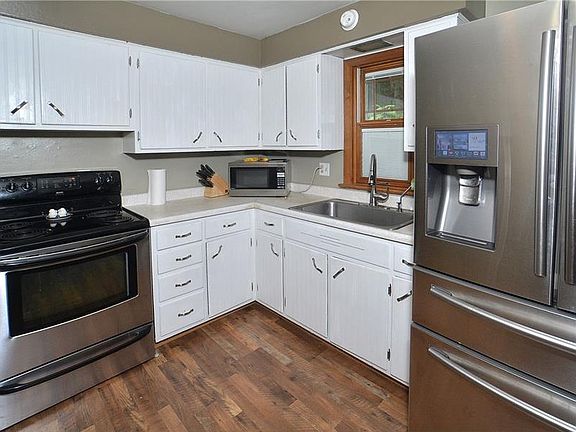 3rd image of 109 Glenview Ave