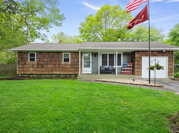 12 Debragga Avenue, East Moriches, NY 11940