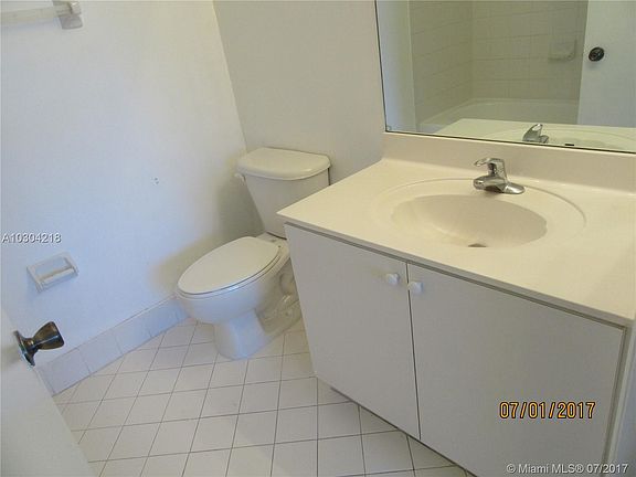 3rd image of 1260 SE 29th St Unit 206
