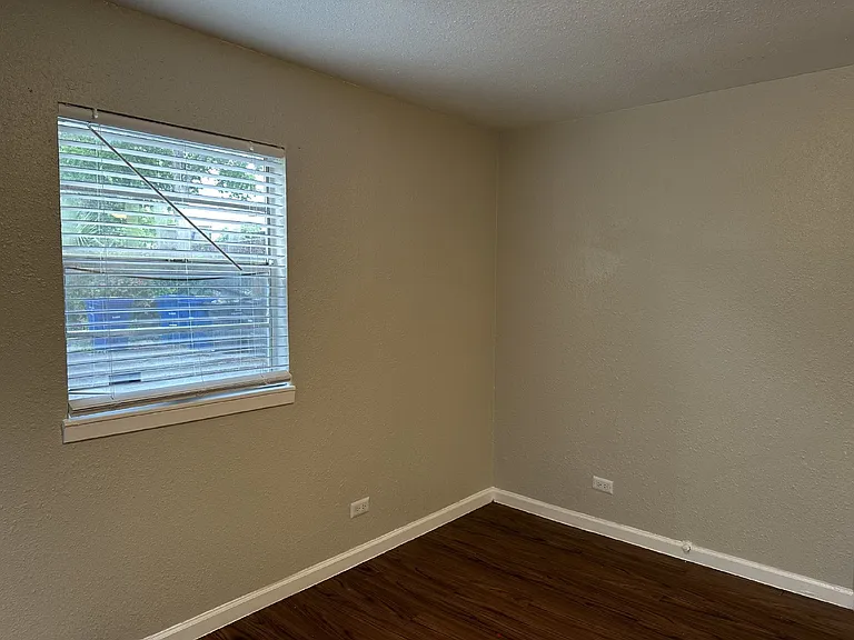 711 E Carson St #B2 — Photo 6