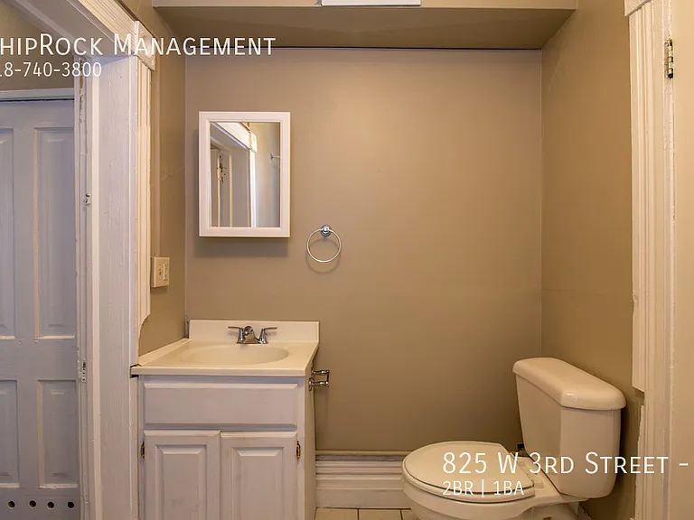 825 W 3rd St #2 — Photo 13
