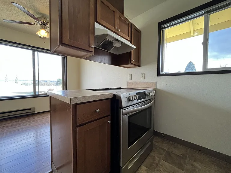 4660 NE Lombard St — Photo 1