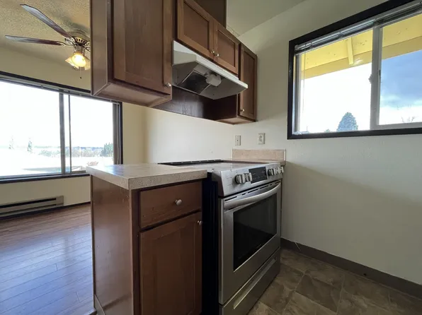 Spacious 3 Bedroom with Bonus Living Area, Patio & Built in Fireplace, 4660 NE Lombard St, Portland, OR 97218