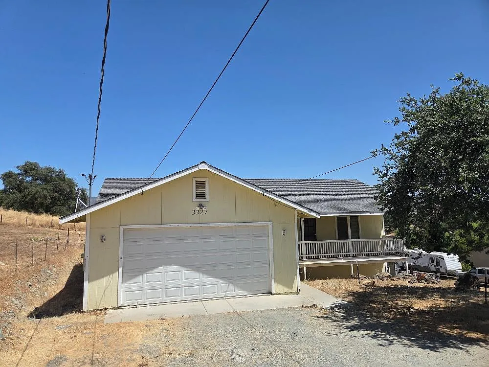 3327 Hartvickson Ln photo 1