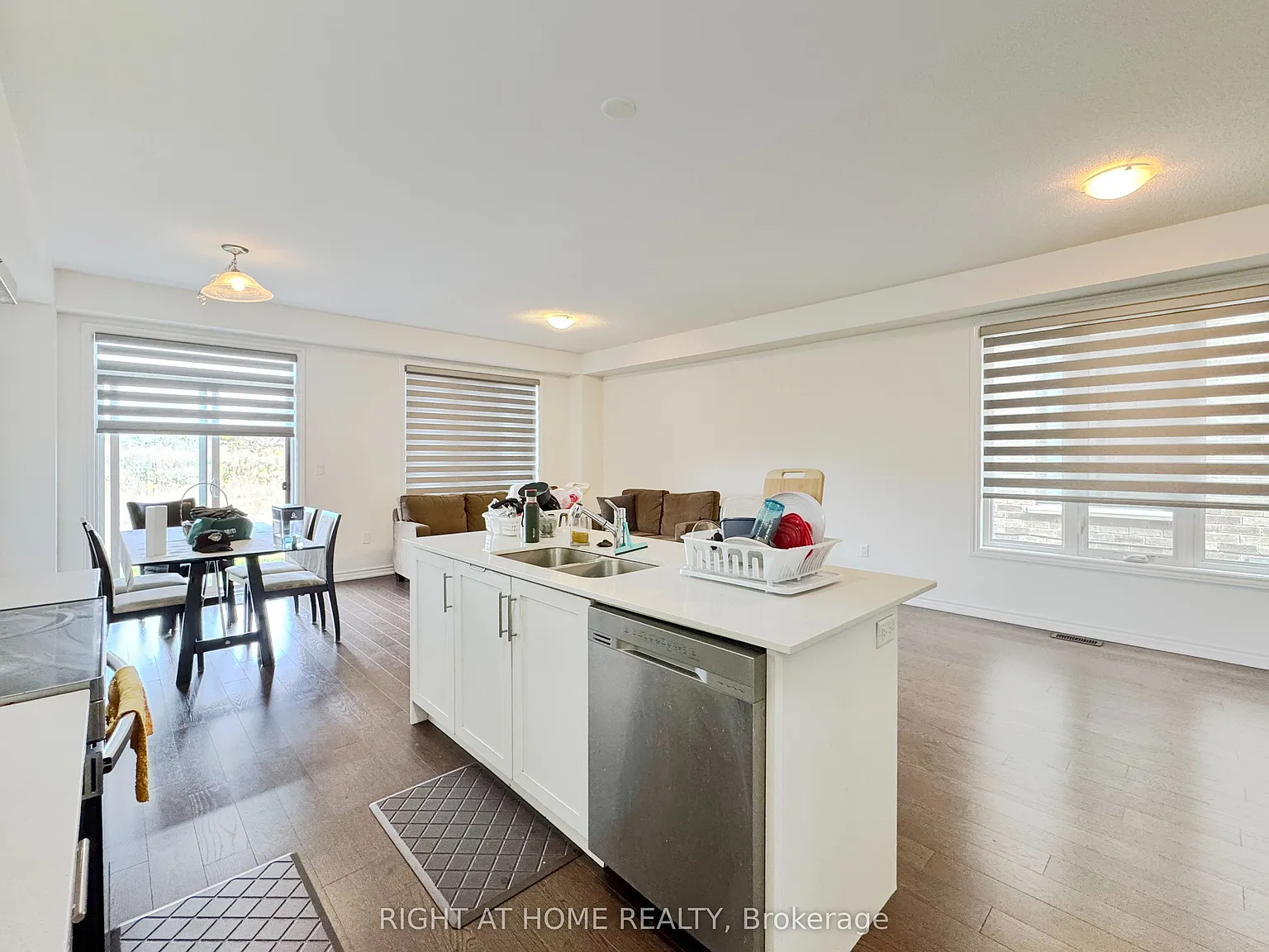 4 bed, $3,000 — Photo 3