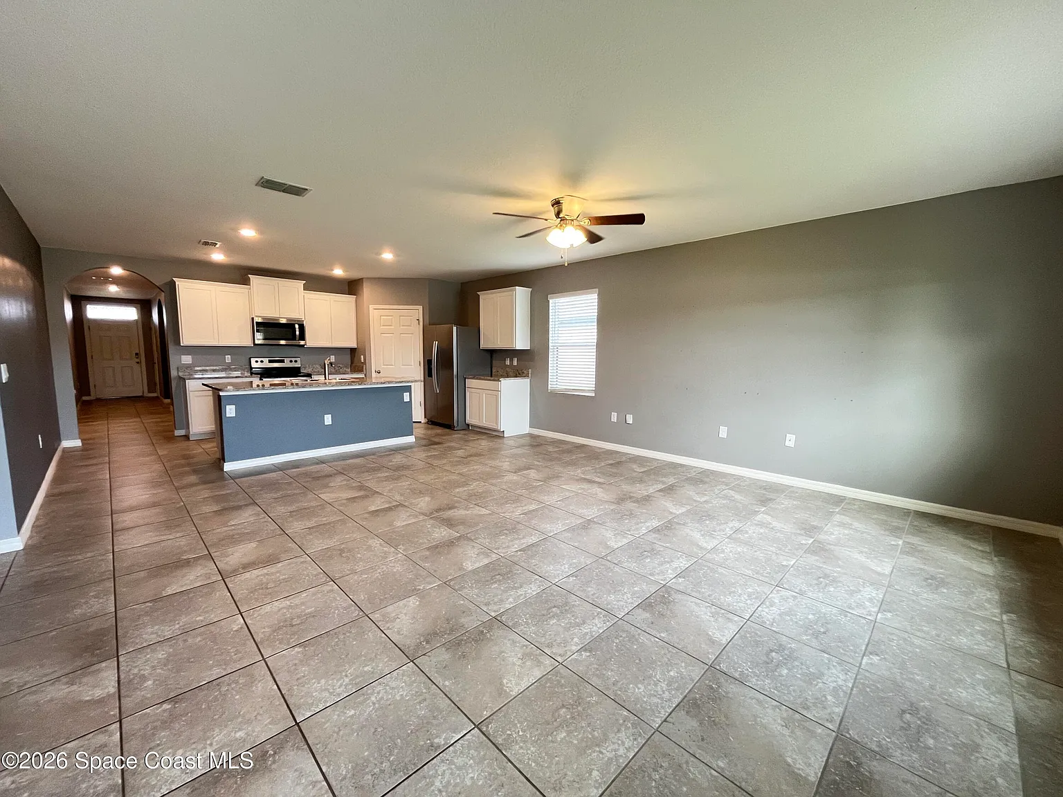 4 bed, 2.0 bath, 1918 sqft, $2,500 — Photo 4