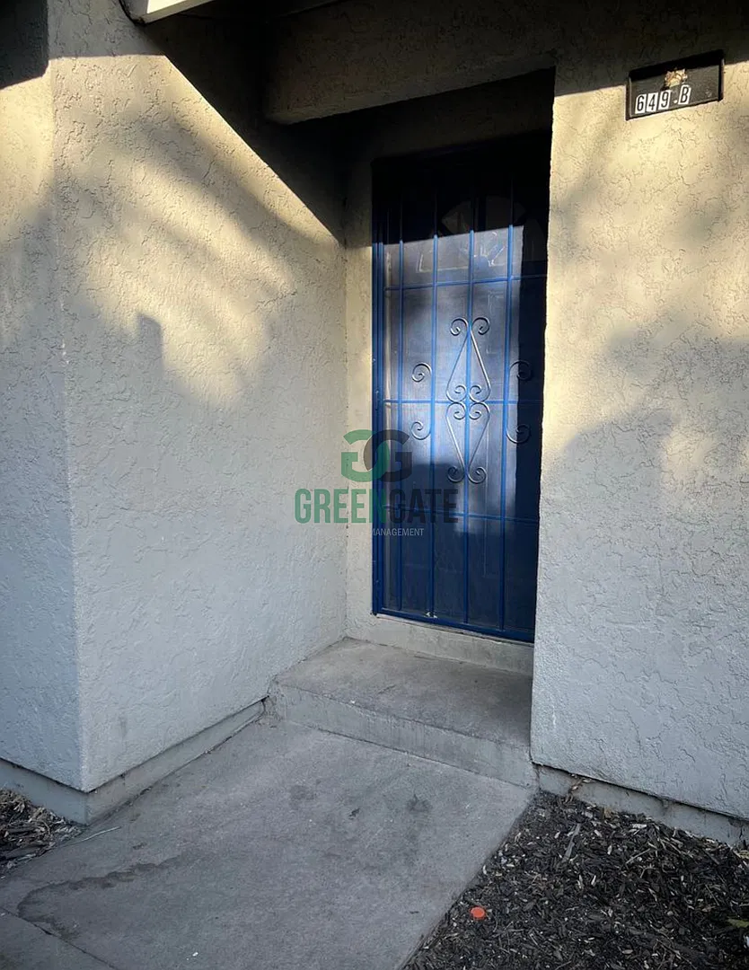 645 South Ave — Photo 3