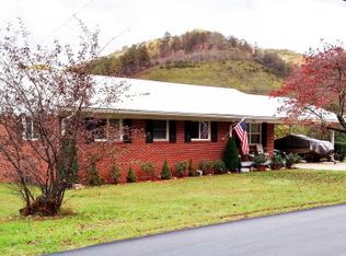 1135 Hiwassee St, Murphy, NC 28906