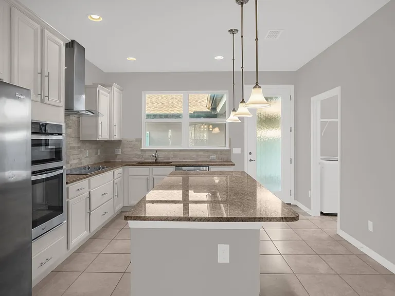 5167 Caspian St — Photo 11