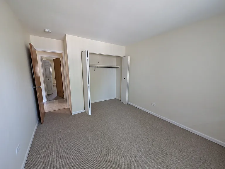 359 W Hawthorne Cir #1B — Photo 13