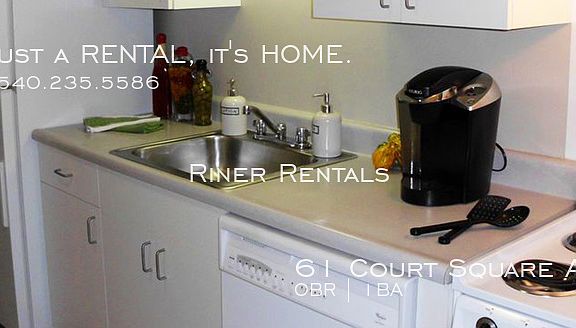 2nd image of 61 Court Sq APT 325