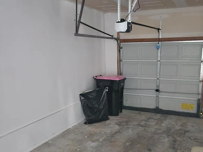 302 Hidden Dr — Photo 32