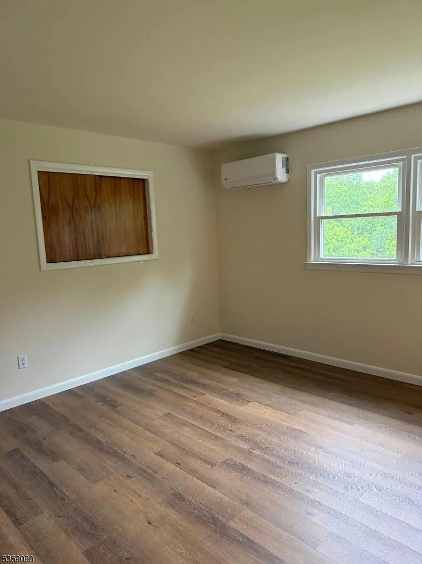 2 bed, 1.0 bath, $2,850 — Photo 1