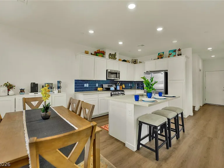 129 Laguna Commons Ln — Photo 6