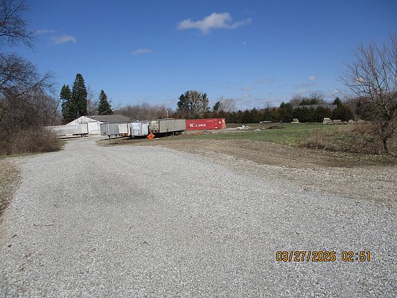 5th image of 621 Yellowstone Dr