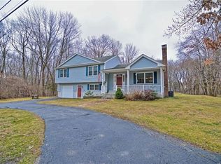 31 Alaska St, Cumberland, RI 02864