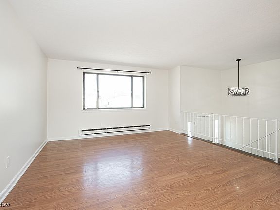 3rd image of 1821 Narragansett Blvd