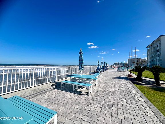 4th image of 935 S Atlantic Ave #303