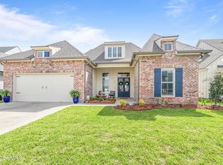 306 Last Quarter Dr, Youngsville, LA 70592