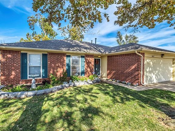 3rd image of 10025 Aberdeen Ln
