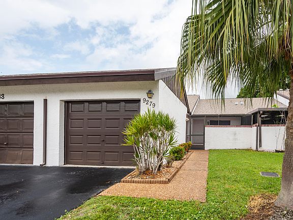3rd image of 9279 Wedgewood Drive #B20