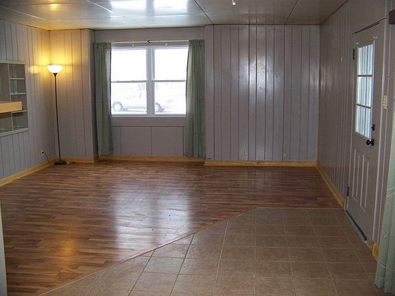 2nd image of 605 W Judd St