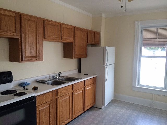 2nd image of 35 Westside Ave