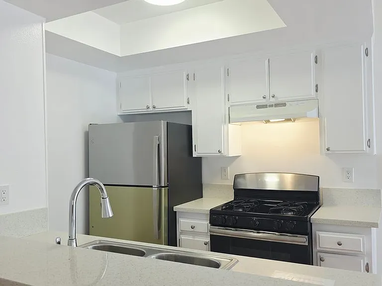 437 E. Cedar Ave — Photo 7