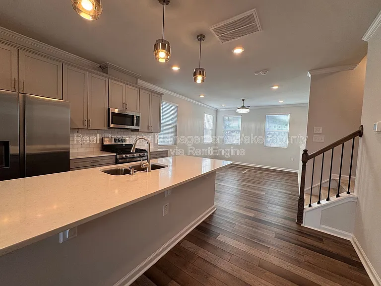 410 Odham Ln — Photo 37