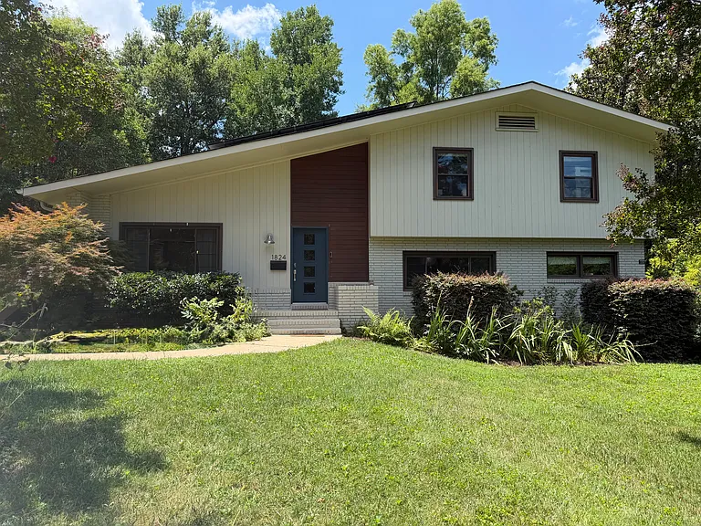 1824 Tamworth Dr — Photo 1