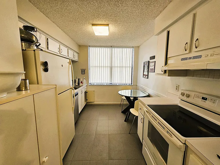 2255 Lindell Blvd #4511 — Photo 7