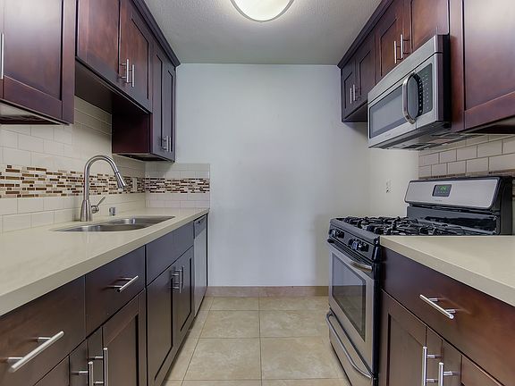 4th image of 7280 Hillside Ave #307