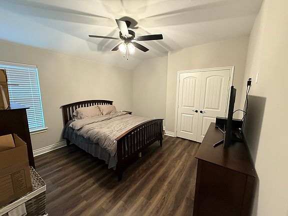 5th image of 605 Tippit Ln
