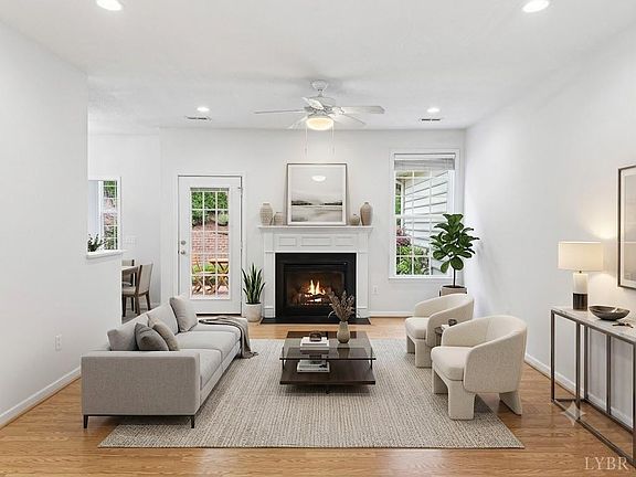 2nd image of 404 Legacy Oaks Cir
