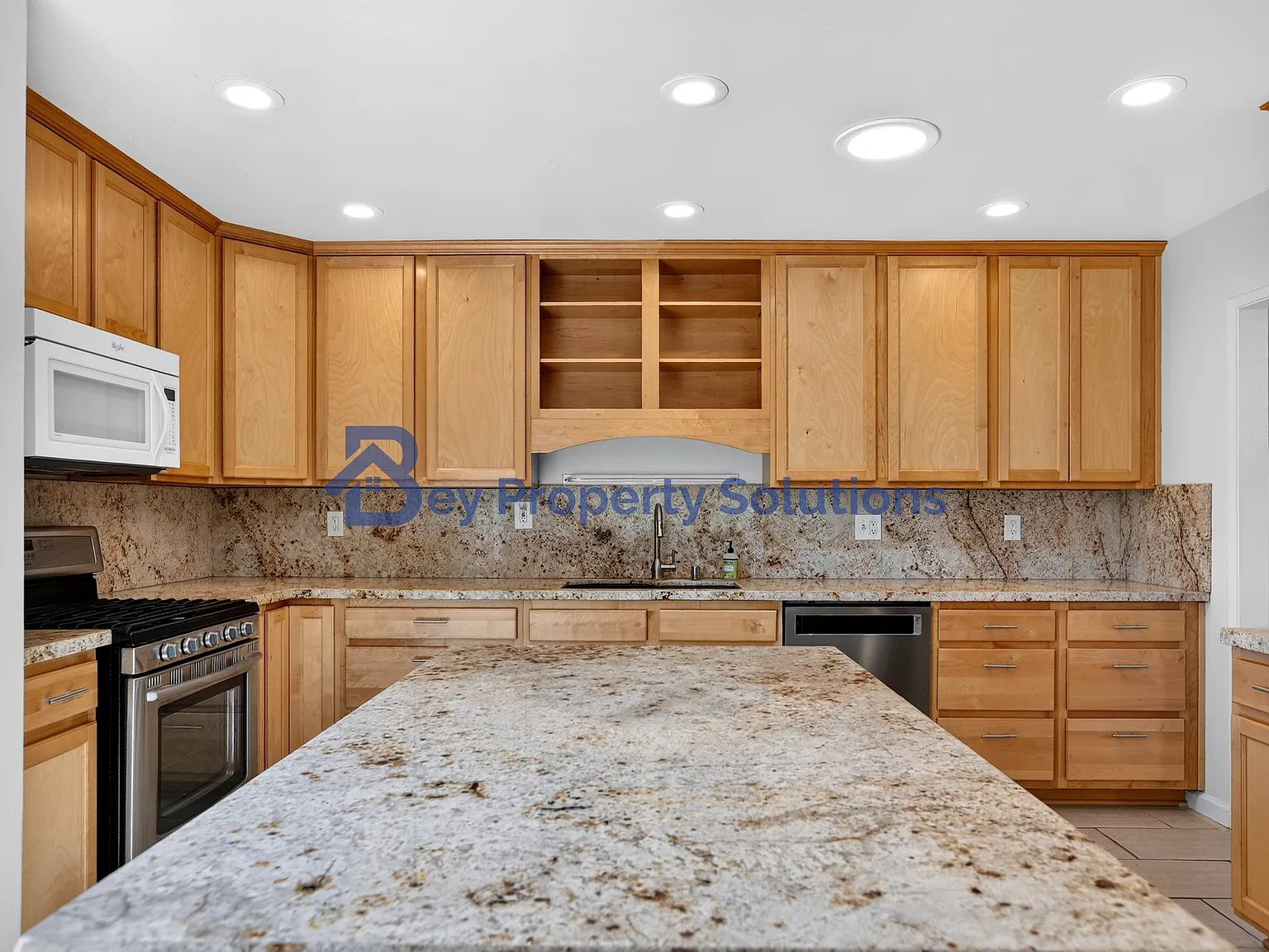 3 bed, 1905 sqft, $3,875 — Photo 4