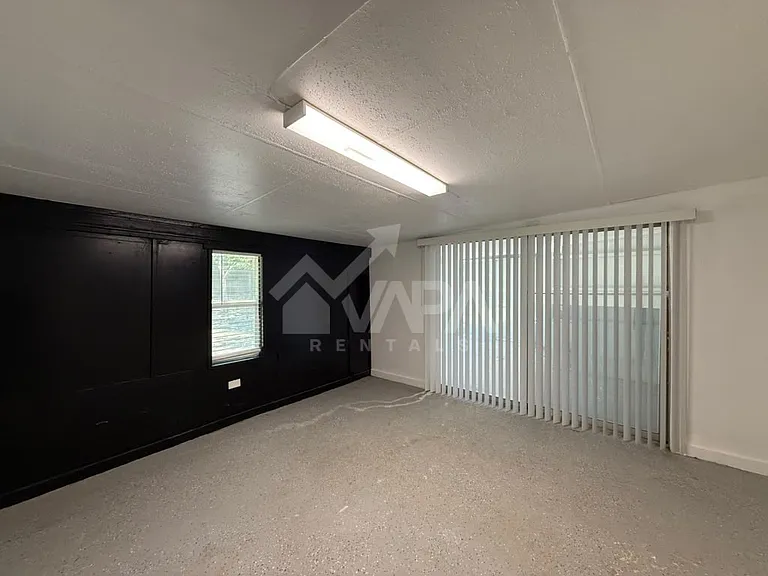 217 Avenue E St — Photo 10