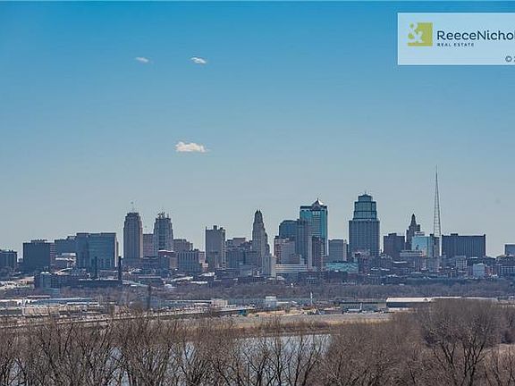 Beautiful Downtown View !!!