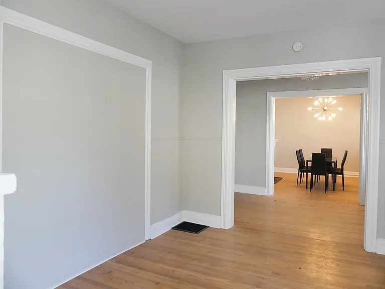 144-313 Linn St — Photo 104