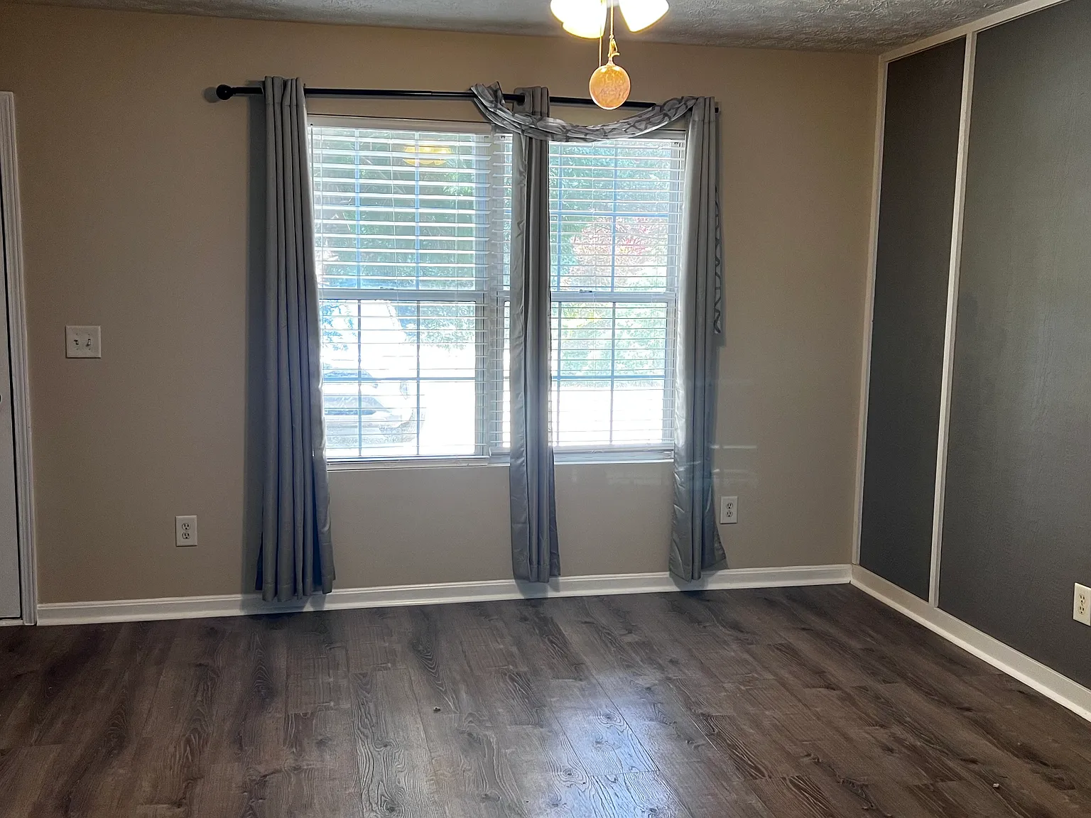 2 bed, 1.5 bath, $850 — Photo 2