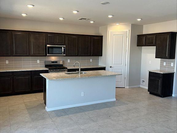 5th image of 35230 W La Paz Street