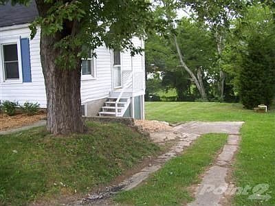 4th image of 146 Myrtle Ave